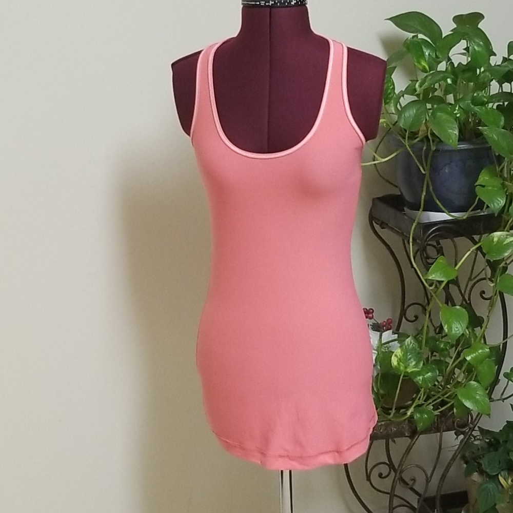 Lululemon Women's Sleeveles Top Size 6